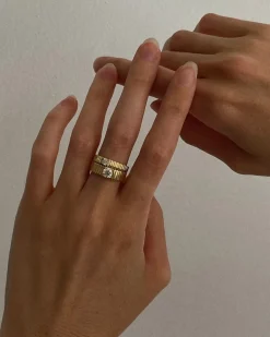 Mini Solis Ribbed Ii Ring